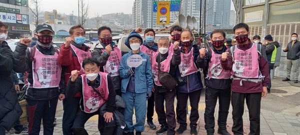 2월 6일, 희망뚜벅이 33일차 서울 흑석역에서 김진숙 지도위원과 코레일네트웍스노동자들