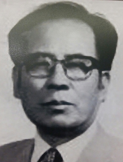 봄비처럼 세상에 왔다가 봄비처럼 떠난 시인 이수복(1924~1986). 전라남도 함평에서 태어났다. 민요적 정서를 바탕으로 한국적 서정을 '한(恨)’으로 승화시킨 김소월의 시를 계승한 시인으로 평가되고 있다
