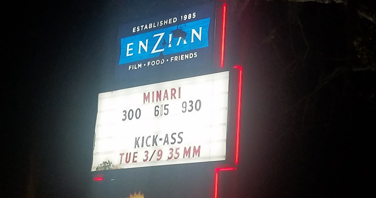 영화 <미나리>를 상영중인 미국 플로리다 올랜도 '엔지안' 영화관