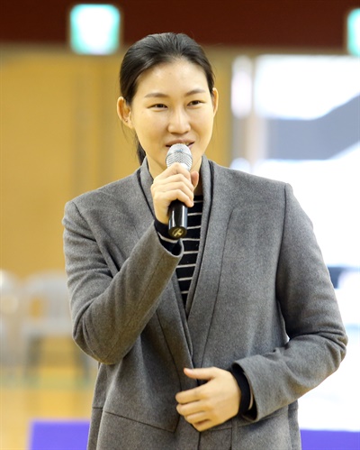  여자프로농구 부산 BNK 사령탑에 박정은 한국여자농구연맹(WKBL) 경기운영본부장이 선임됐다고 BNK가 18일 발표했다.