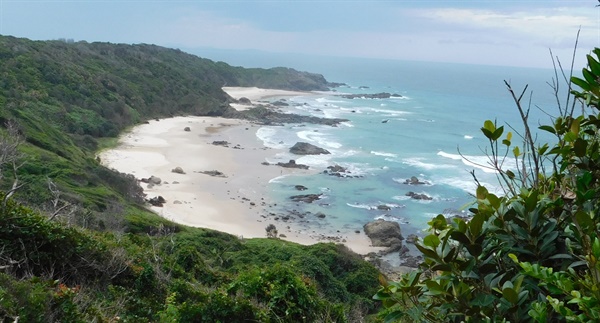 산책로 중간에 있는 전망대에서 바라본 마이너 비치(Miners Beach)