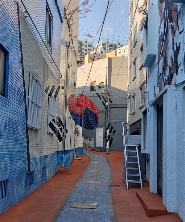 부산 정공단 만세 골목  좌천동 정공단 주변 골목은 1919년 3월 만세운동의 함성이 가득한 곳이다.