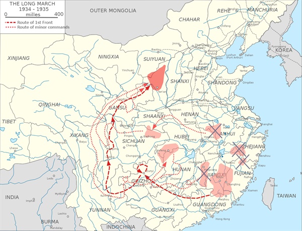 장정(長征)은 중국공산당 홍군(紅軍)이 국민당 군대의 포위망을 뚫고 370일에 걸쳐, 12,500km의 거리를 이동해서 옌안으로 탈출한 사건이다. 대서천(大西遷) 또는 대장정(大長征)이라고도 한다. 11개 성과 18개 산맥, 24개 강을 가로지른 장정의 생존자는 그 자체로 신화가 될 수밖에 없었다.