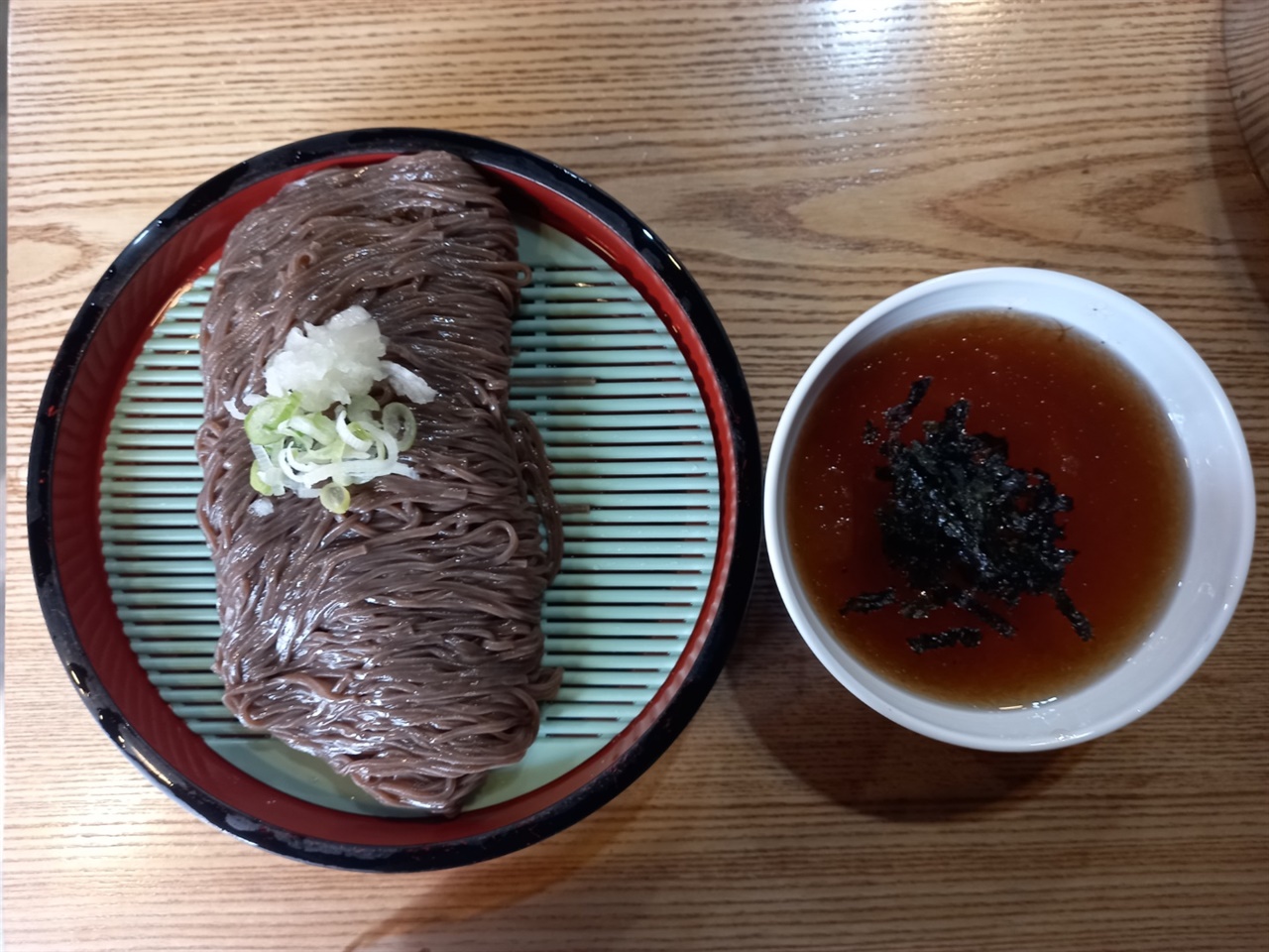 송도국제도시의 강소식당. 대한민국 메밀음식의 자존심을 표방한다. 가성비가 가히 환상적이다.  