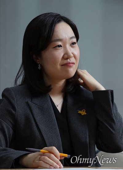 이소영 더불어민주당 의원이 14일 국회 의원회관에서 <오마이뉴스>와 인터뷰하고 있다.