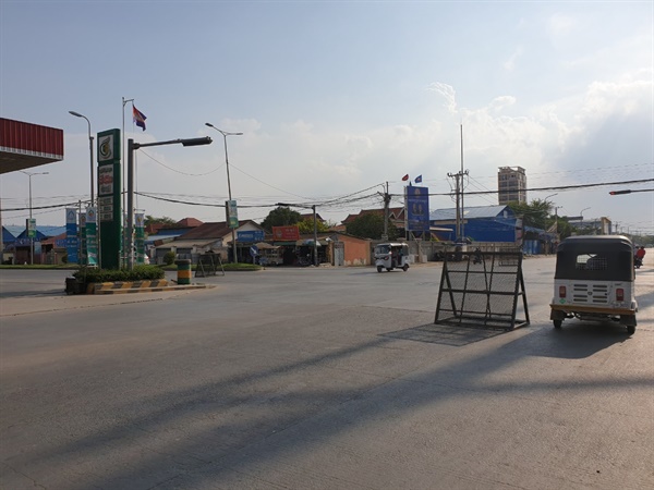 캄보디아정부는 자정을 기해 15일부터 14일간 락다운에 들어간다고 발표했다. 