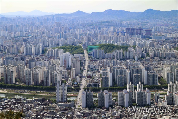 다세대주택과 아파트가 섞여 있는 서울 강북지역 주택가.