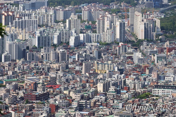 다세대주택과 아파트가 섞여 있는 서울 강북지역 주택가.