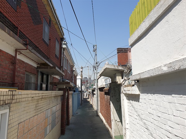 월남촌 사랑마을은 인천 유동 14-5번지 일대로 인천에서 최초로 2층 양옥들이 세워진 곳이다.