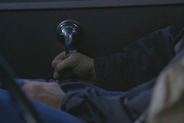  영화 후반부 자동차 문고리를 잡고 고뇌하는 연기는 메릴 스트립이기에 가능한 장면이었다.
