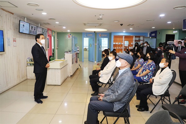 1일 창원 상남동 소재 CNA서울아동병원에서 열린 달빛어린이병원 개소식.