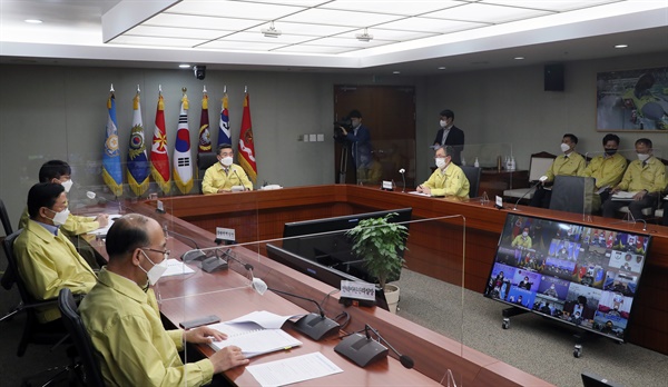 서욱 국방부장관은 5월 7일 오전 국방부에서 '격리장병 생활여건 보장'을 위한 제11차 전군 주요지휘관 회의를 주관했다.