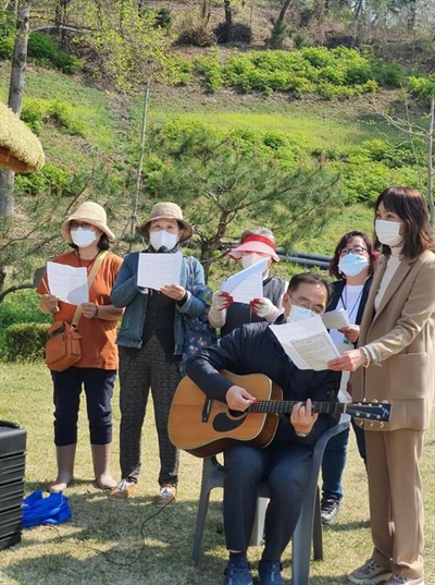  인디언 노래를 부른 양평 시민들과 최재관 전 청와대 비서관