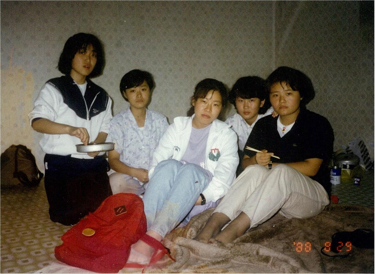1988년 성균관대 1학년 때 동아리 심산연구회 MT에서(사진 왼쪽에서 두 번째가 김귀정 열사).