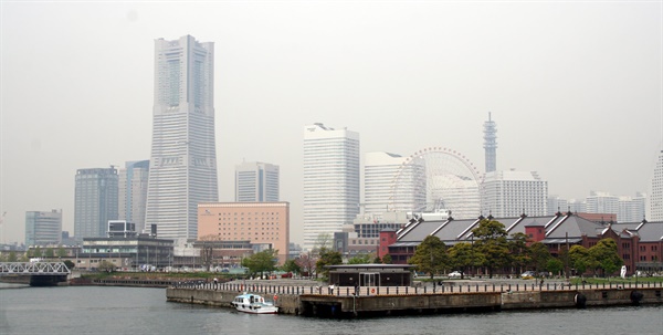 일본 요코하마시가 국제적인 비즈니스 도시로  조성하고 있는 미나토 미라이21 지구의 전경.