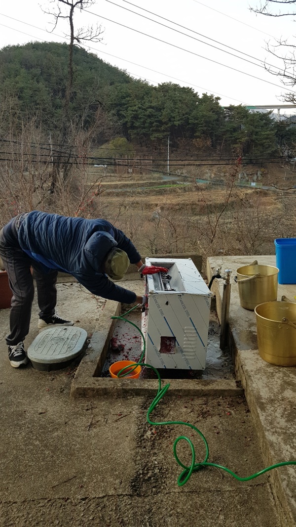  거래의 달인도 흥정에 실패한 중고 산수유 제피기