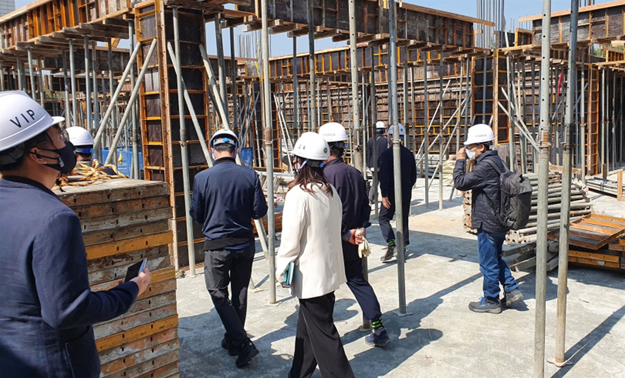  경기 성남시가 도급액 5억원 이상의 관급 건설사업장 6곳을 대상으로 올 상반기 컨설팅 감사를 벌여 1억7000만원의 예산을 절감했다.