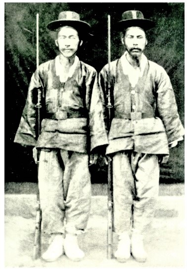 1881년 창설된 조선의 신식군대. 임오군란 발발의 한 원인이 되기도 하였음.