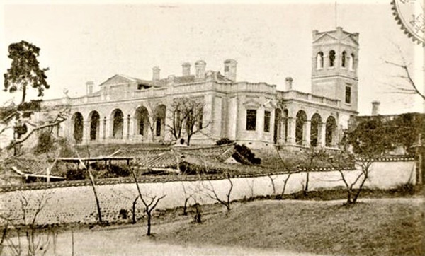 1896년 아관파천 당시 촬영된 것으로 추정되는 옛 러시아 공사관.