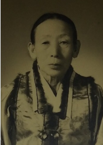 봉오동 독립전쟁 당시 남편 최운산 장군과 함께 군복과 식량을 담당했던 김성녀 여사