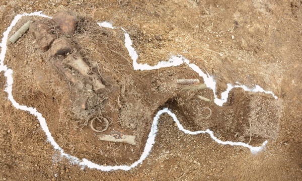 유해발굴사업이 시작된 2000년 이후 166번째로 신원이 확인된 고 박부근 이등상사 유해 발굴 현장.
