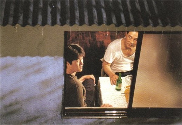  실연의 아픔을 겪는 아들을 위로하는 박인환(오른쪽)도 상당한 연기내공을 선보였다.