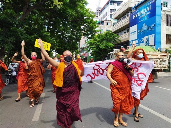 만달레이시총승려회 시위