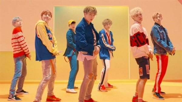  방탄소년단의 'DNA' 뮤직비디오