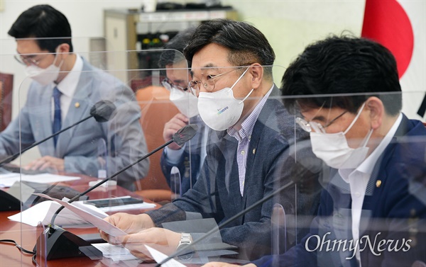 더불어민주당 윤호중 원내대표가 29일 국회에서 열린 정책조정회의에서 발언하고 있다. 