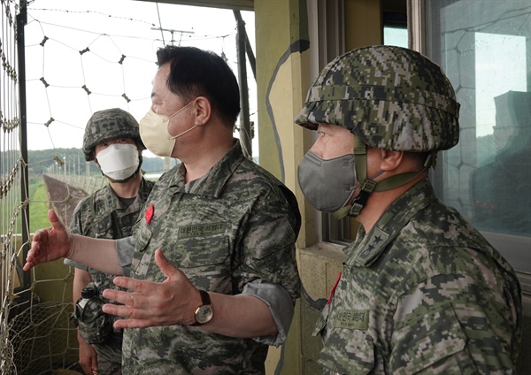 5일 김포 해병대 2사단을 방문한 김두관 의원