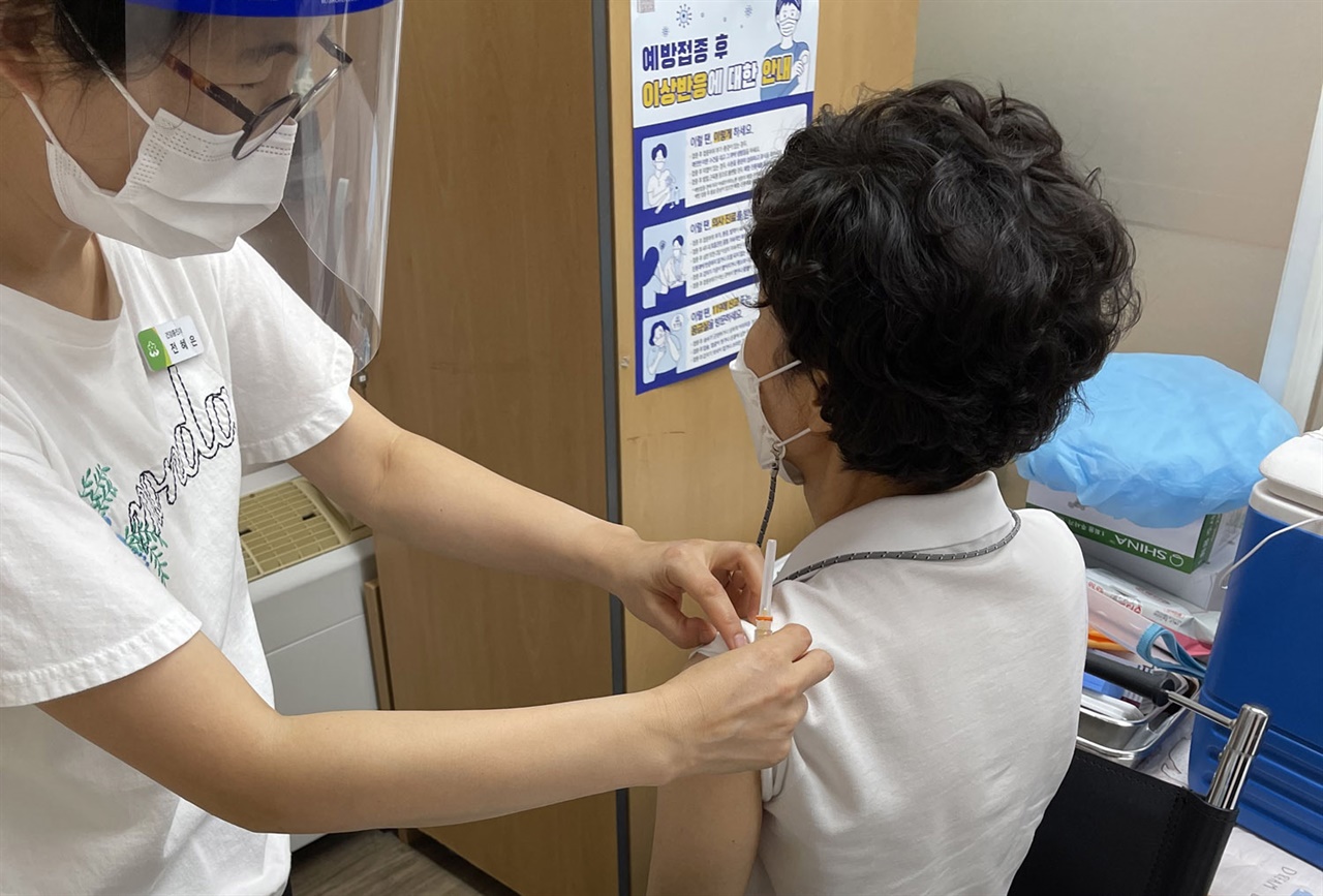 ？경기 성남시 수정·중원·분당구보건소가 만 65세 이상을 대상으로 하는 폐렴구균 무료 예방접종을 9월 말까지 집중 시행한다.
