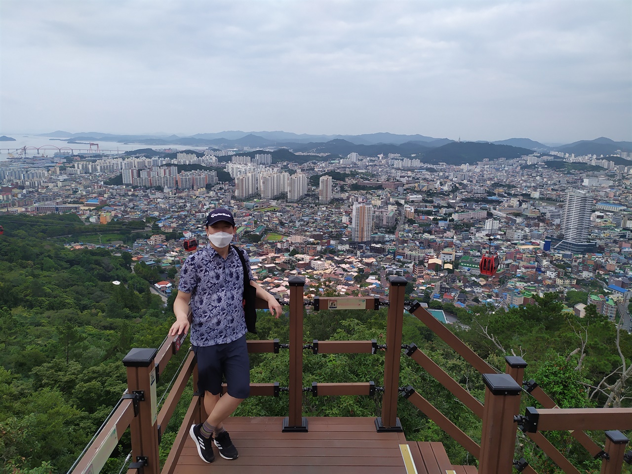  유달산 능선 어디에서나 목포 시가지와 다도해의 풍광을 만날 수 있다.