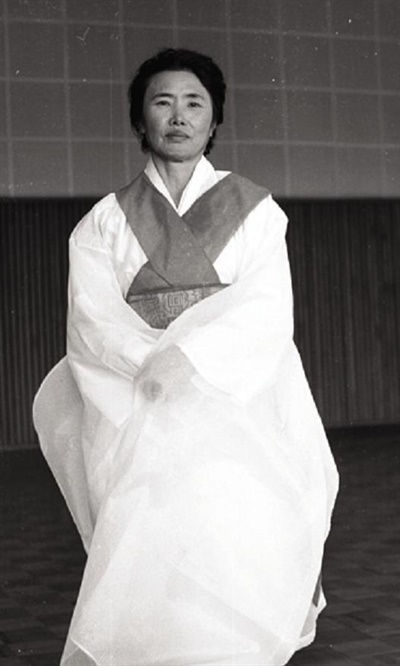 은율탈춤을 발전시킨 기능보유자 김춘신(1925~2015). 사진 은율탈춤보존회 제공