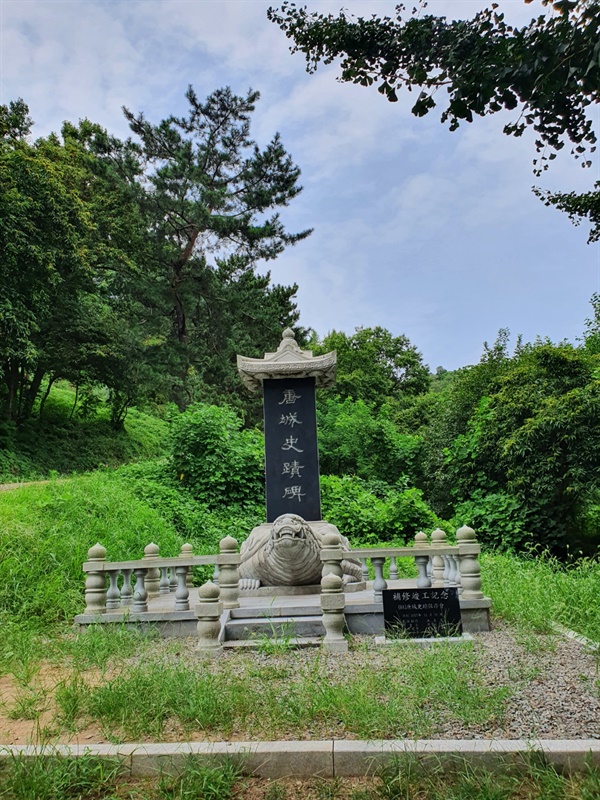 한동안 잊혀졌던 화성당성. 여러 차례 이뤄진 발굴을 통해 그 진면모가 드러나고 있다. 수많은 실크로드 답사객들이 그 출발지로서 화성 당성을 찾고 있다.