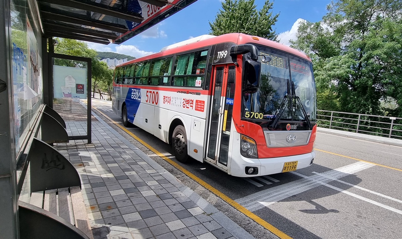 경기 용인시가 관내에서 운행 중인 광역버스 7개 노선을 '경기도 공공버스'로 추가 전환했다.