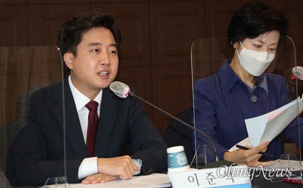 국민의힘 이준석 대표가 3일 서울 중구 한국프레스센터에서 열린 관훈토론회에서 모두발언을 하고 있다.