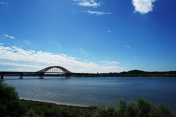 행주산성 평화누리길에서 바라본 방화대교