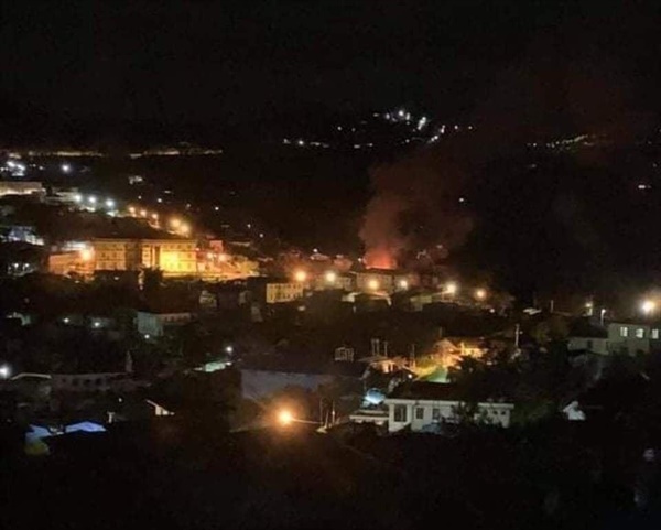 18일 밤 8시경 친주 하카시 친우시구에 군경들이 여러 무기들로 마을을 공격해 집들을 태웠다.