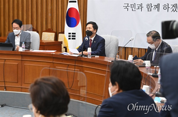 국민의힘 김기현 원내대표가 28일 오전 국회에서 열린 원내대책회의에서 발언하고 있다.