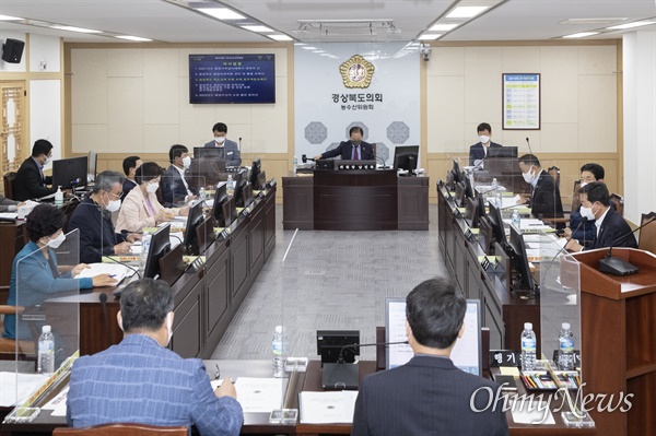 경북도의회 농수산위는 지난 5일 상임위를 열어 농어민수당 지급 등에 대한 동의안을 가결했다.