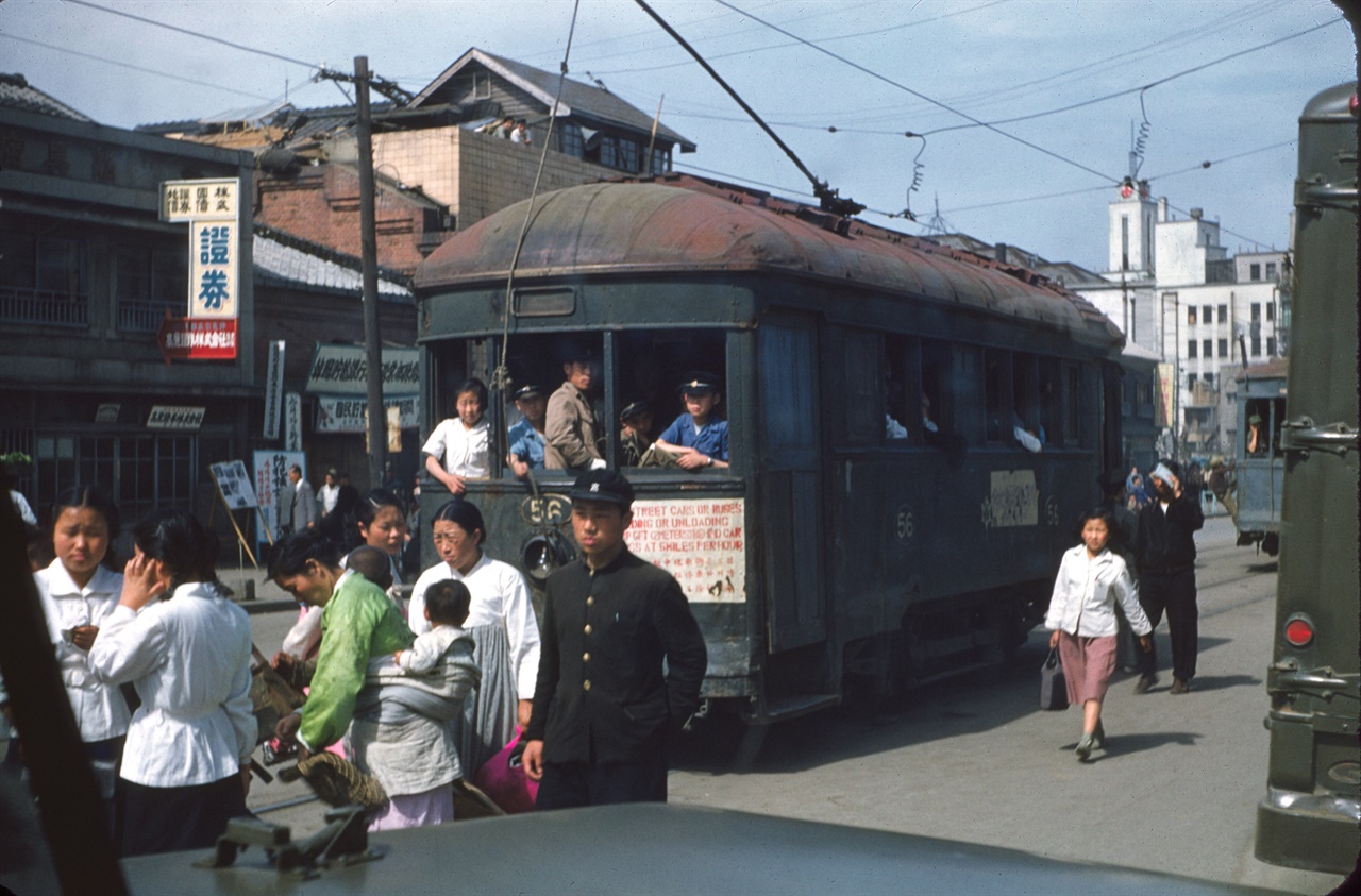 1953년 부산 남포동 구덕로 전차