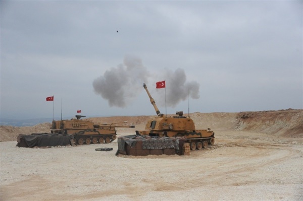 2019년 10월 10일(현지 시각) 터키 국방부 홈페이지에 게재된 터키 "평화의 샘" 군사작전에 동원된 T-155 전차입니다. 이 전차는 한국의 K9 자주포 기술이 수출되어 만들어졌습니다.