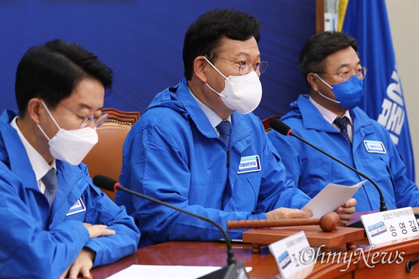 더불어민주당 송영길 상임선대위원장이 5일 오전 국회에서 열린 선대위 총괄본부장단 회의에서 발언하고 있다.