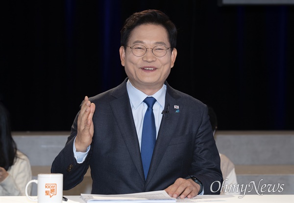 더불어민주당 송영길 대표가 9일 오후 서울 마포구 상암MBC 스튜디오에서 열린 '100분 토론'에서 발언하고 있다.