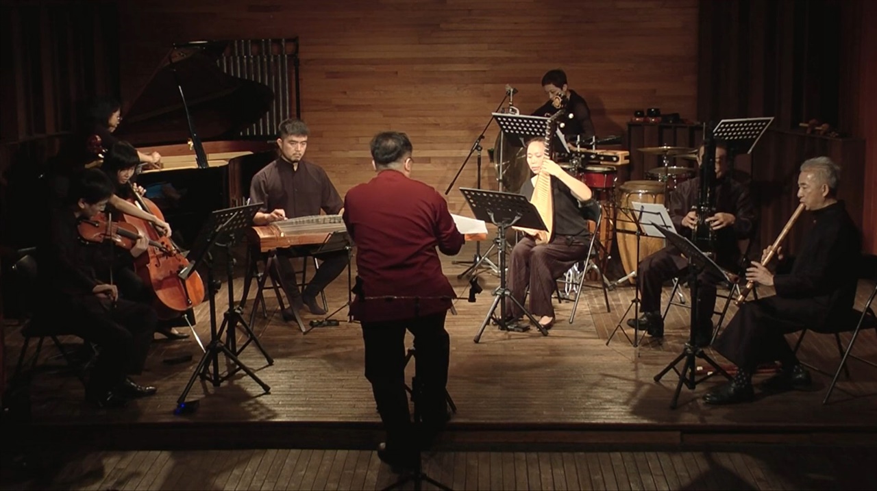  앙상블 C-Camerata Taipei가 마이클 팀슨의 작품을 연주중이다.