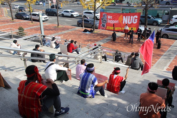 11월 14일 오후 창원역 광장에서 열린 "미얀마 민주주의 연대 37차 일요시위".