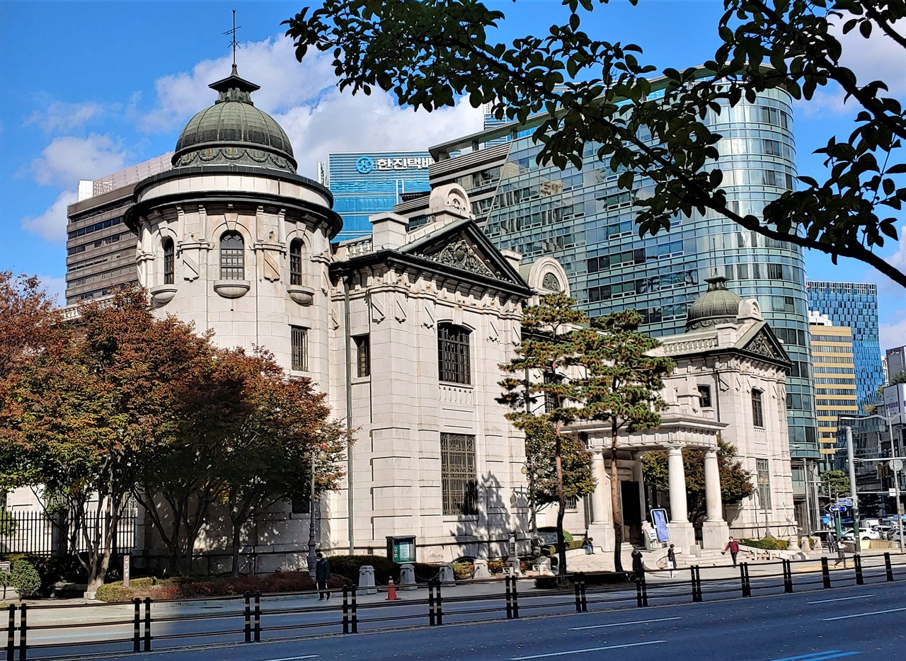 1912년 식민지 조선의 중앙은행으로 지어진 옛 한국은행 본관.
