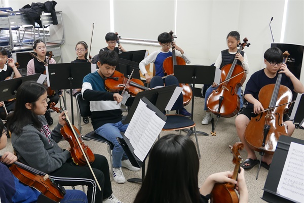 서울시가 위탁교육한 음악영재들의 기악 앙상블 수업 모습