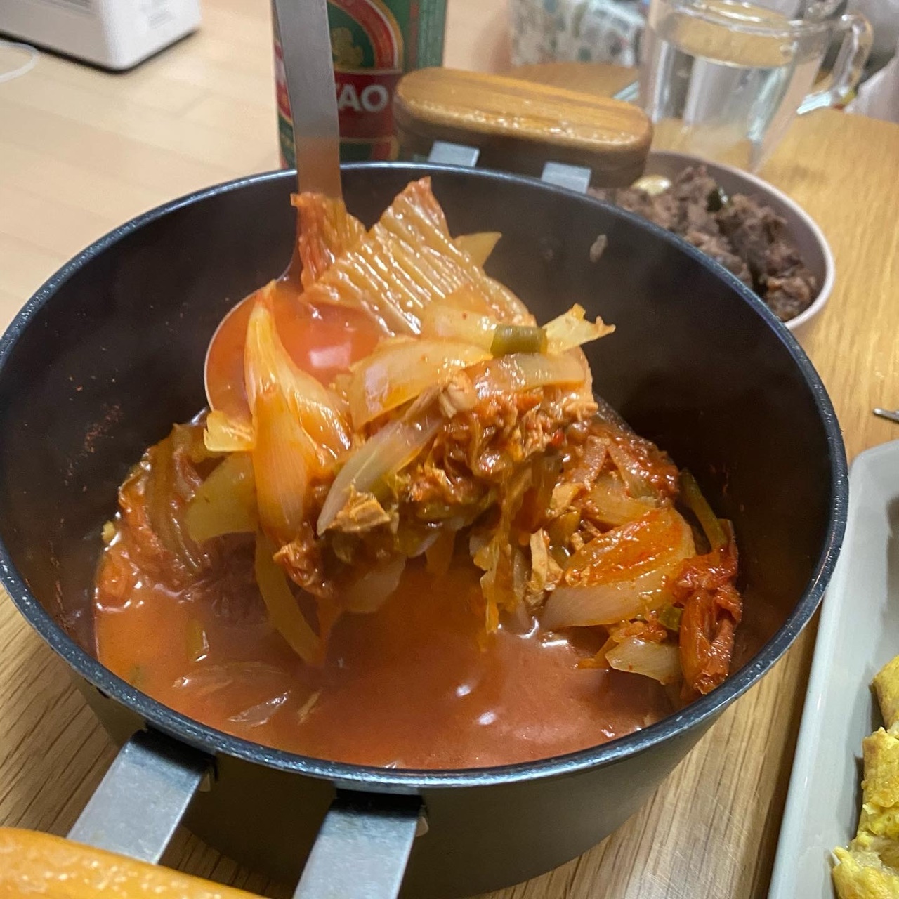 사랑을 담아 끓인 김치찌개 사랑을 담아 끓인 김치찌개