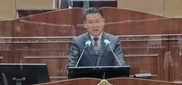 권오중 의원이 제3차 본회의에서 ‘비(非) 법정도로 문제해결 위한 대책 필요’란 주제의 5분 발언을 하고 있다.